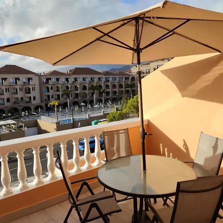 Comfortable Cristianos. Free Wifi. ארונה