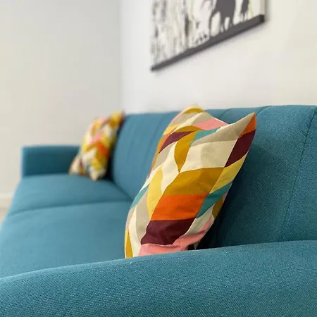 Comfortable Cristianos. Free Wifi.