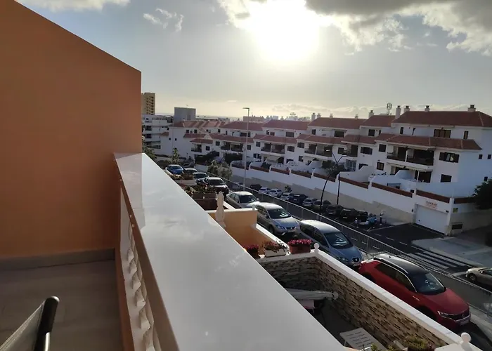 Comfortable Cristianos. Free Wifi. דירה ארונה