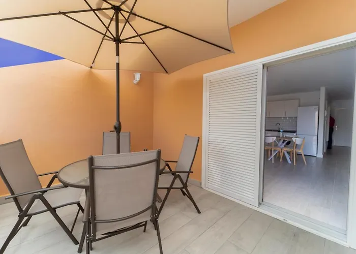 דירה Comfortable Cristianos. Free Wifi. ארונה