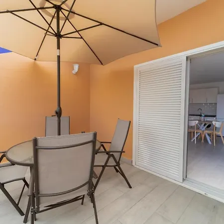 Апартаменты Comfortable Cristianos. Free Wifi. Арона