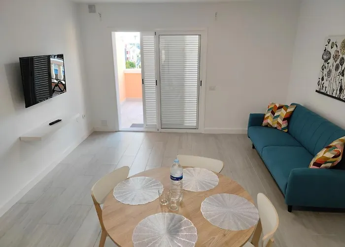 Comfortable Cristianos. Free Wifi. Apartmán